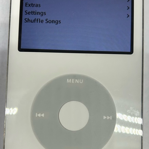 Apple iPod White and Red MP3 Player - Picture 4 of 4